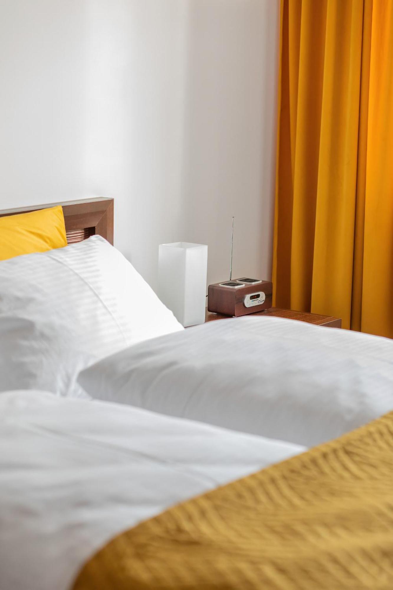 Apartment Unique Kampat With Balcony For 4 Guests By Renters *