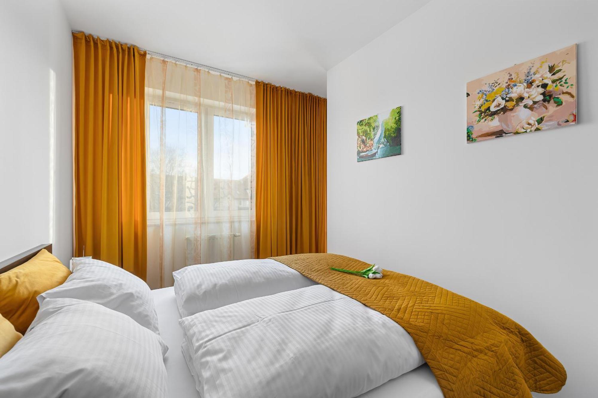 Unique Kampat With Balcony For 4 Guests By Renters